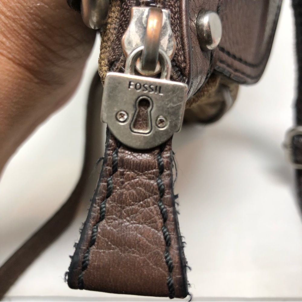 Vintage Fossil Leather and Canvas Crossbody Bag - Picture 4 of 7